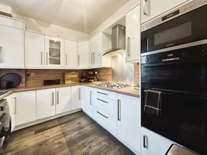 Kitchen- click for photo gallery